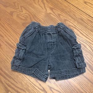 6/$20 Garanimals black washed cargo shorts size 12 months